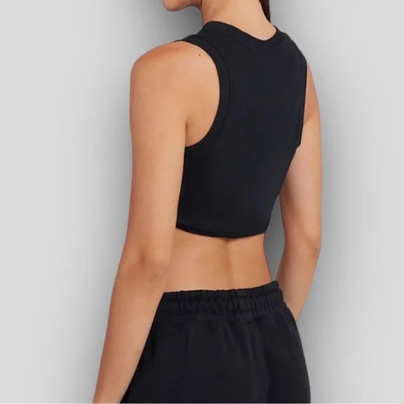 Nike Black Sleeveless Cropped Tank Top - Picture 2 of 10